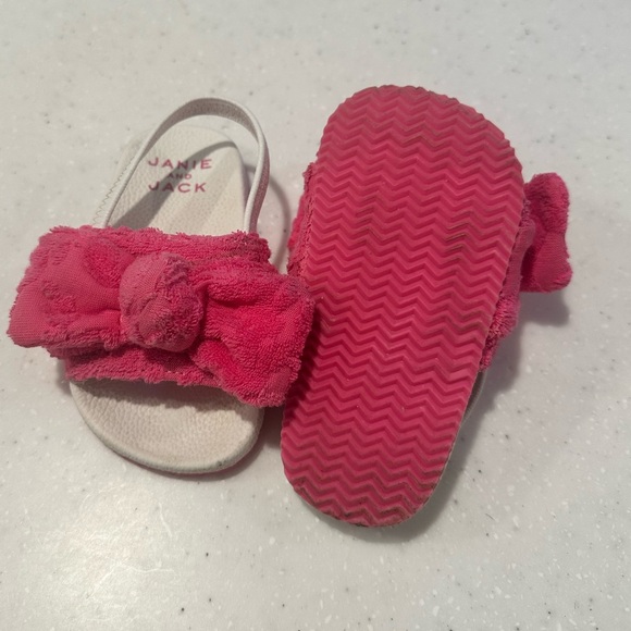 Janie and Jack Floral Terry Jacquard Pool Slide - Picture 6 of 8